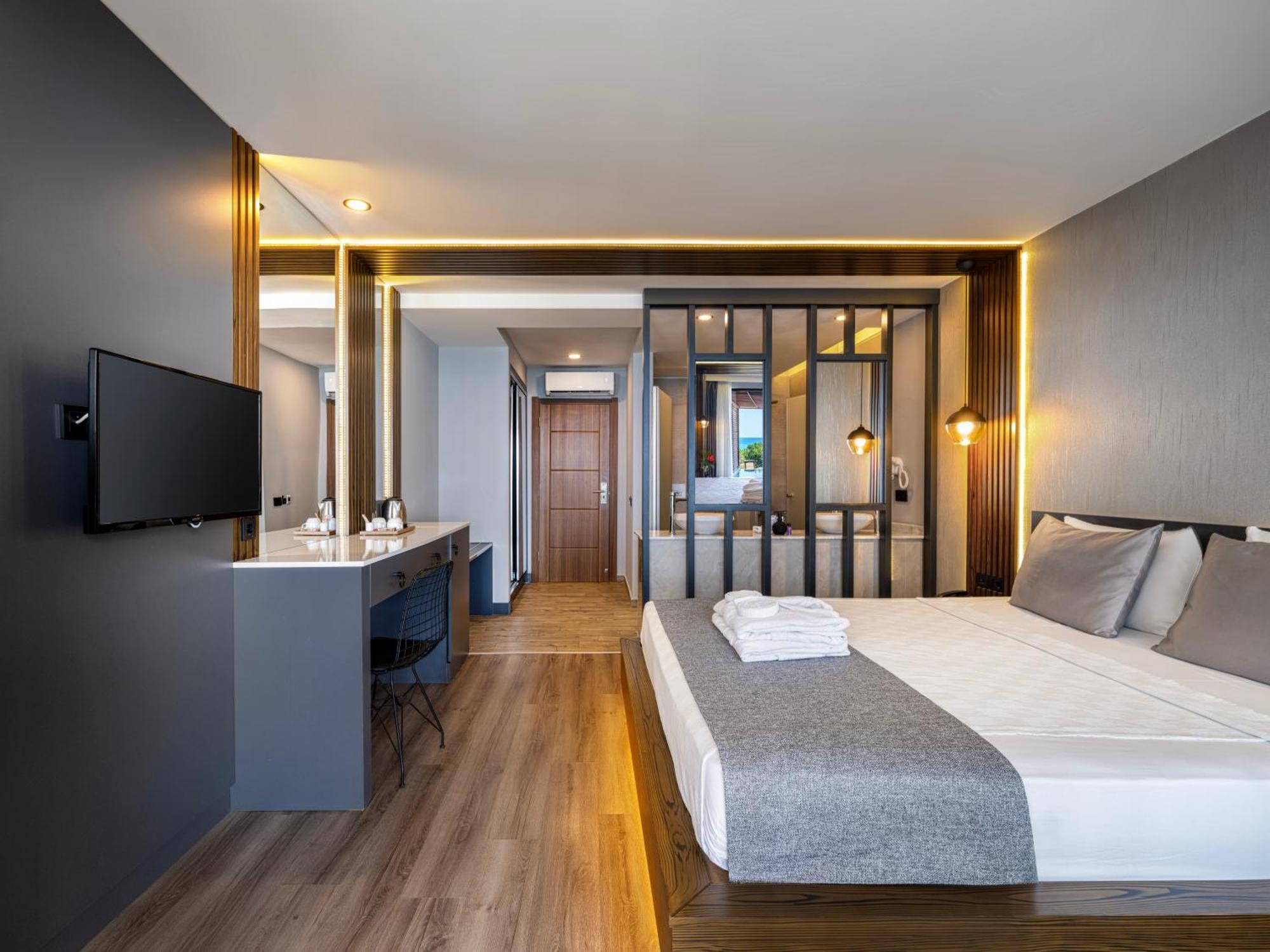 Adora Calma Beach Hotel Adults Only Kızılot Екстериор снимка